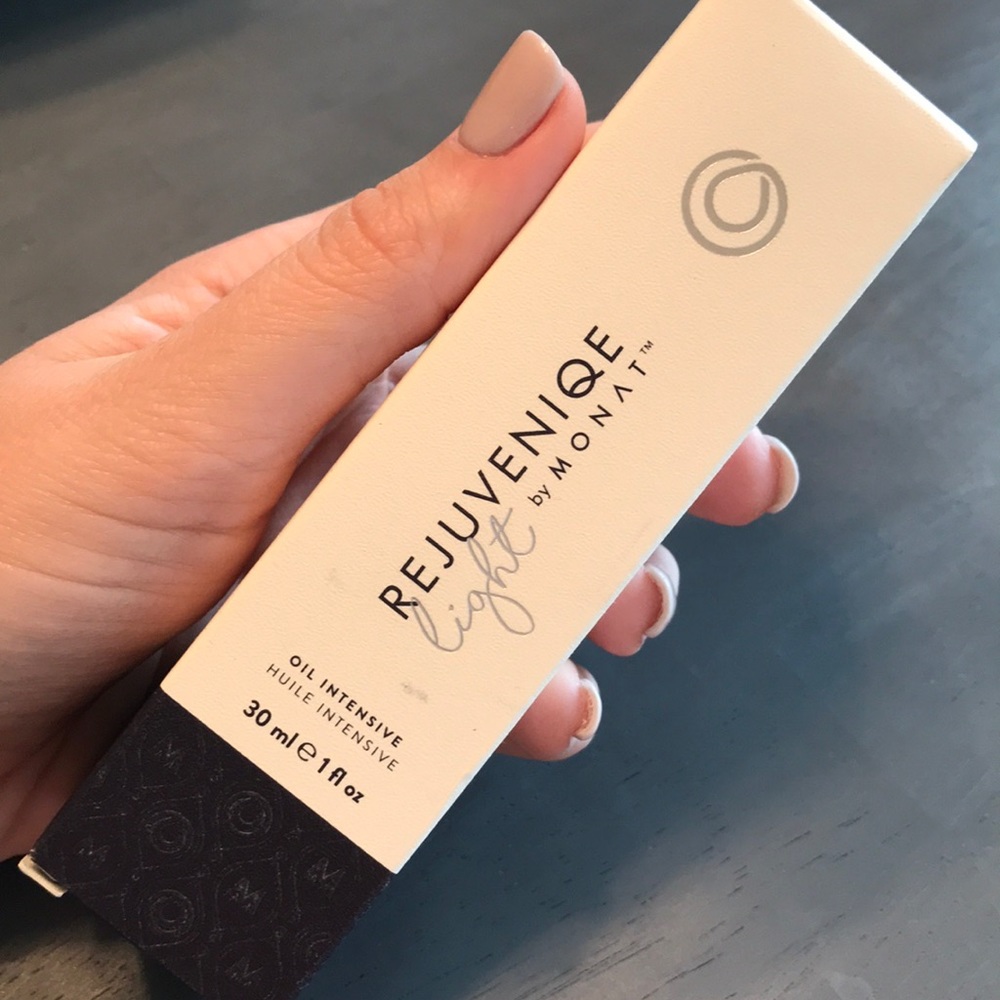 Monat Rejuveniqe Light Oil Intensive
